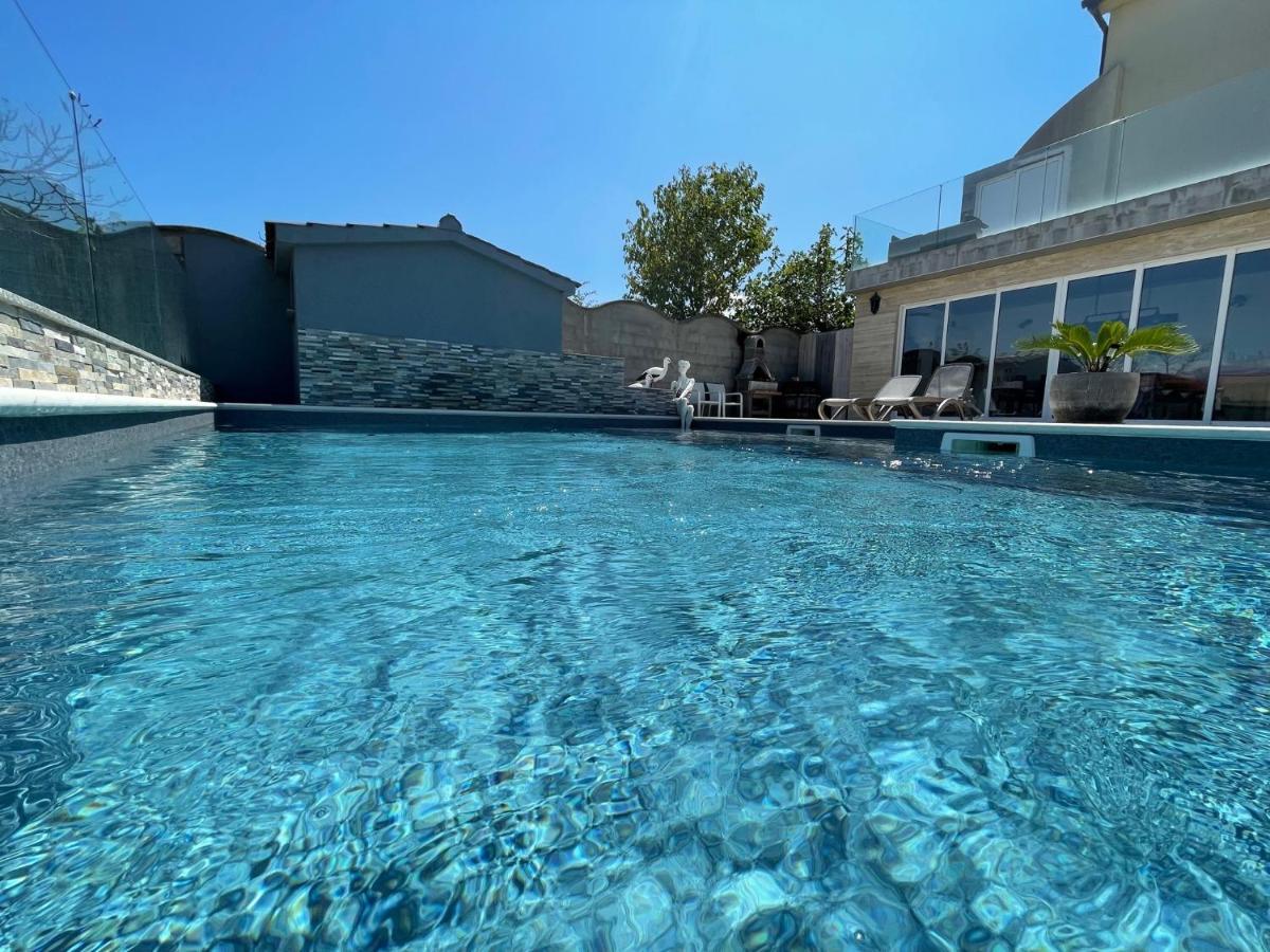 Croliday Apartment With Pool Nin Vrsi Exterior foto