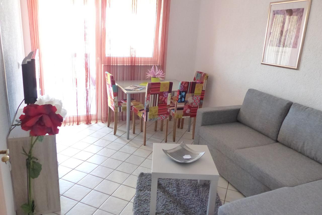Croliday Apartment With Pool Nin Vrsi Exterior foto