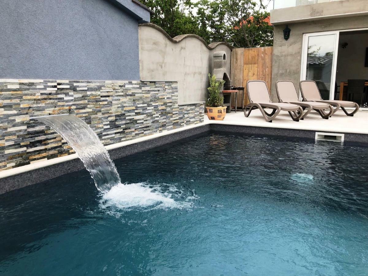 Croliday Apartment With Pool Nin Vrsi Quarto foto